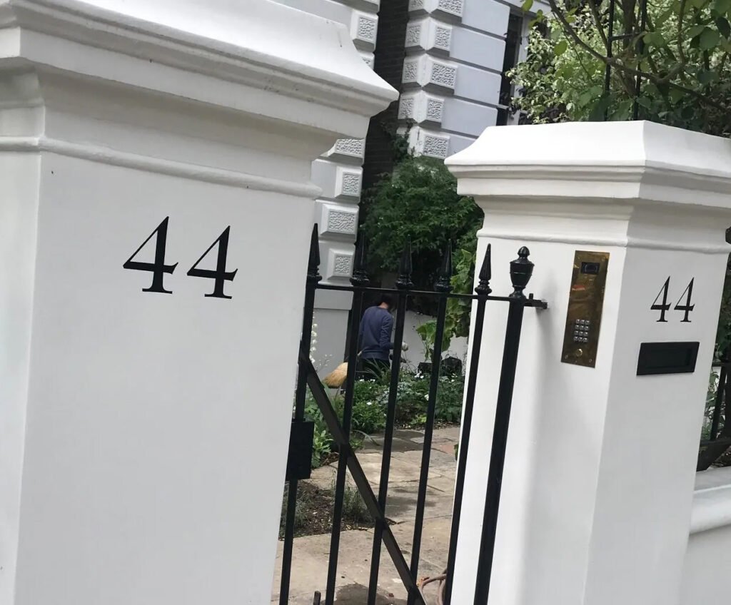 44 Square Nash Roman Numerals NGS